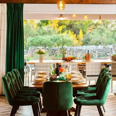 Luxury Nature With Heated Private Pool, Sauna & Fire Pit, A Short Walk To The