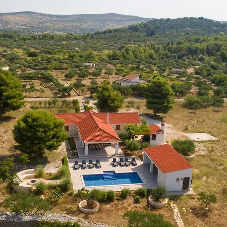 Luxury Nature With Heated Private Pool, Sauna & Fire Pit, A Short Walk To The