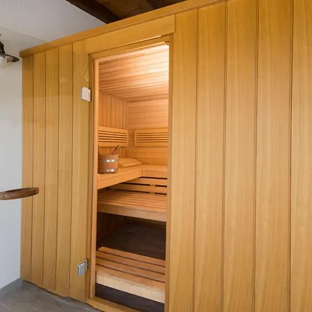 Luxury Nature With Heated Private Pool, Sauna & Fire Pit, A Short Walk To The ヴィラ ミルナ