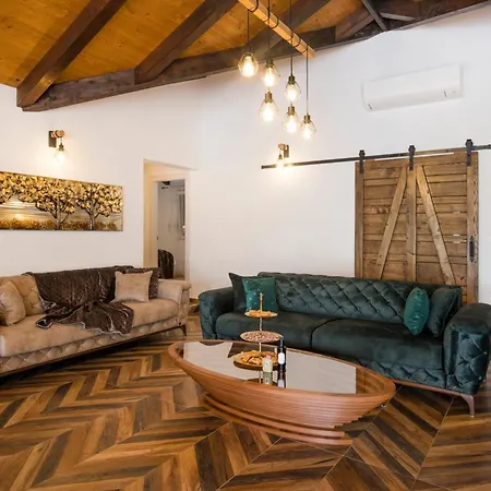Luxury Nature With Heated Private Pool, Sauna & Fire Pit, A Short Walk To The ヴィラ ミルナ