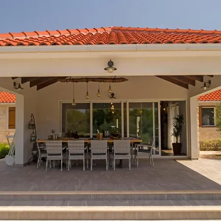Luxury Nature With Heated Private Pool, Sauna & Fire Pit, A Short Walk To The