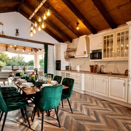 Luxury Nature With Heated Private Pool, Sauna & Fire Pit, A Short Walk To The Villa Milna (Brac)