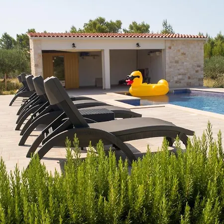 Luxury Nature With Heated Private Pool, Sauna & Fire Pit, A Short Walk To The Villa *