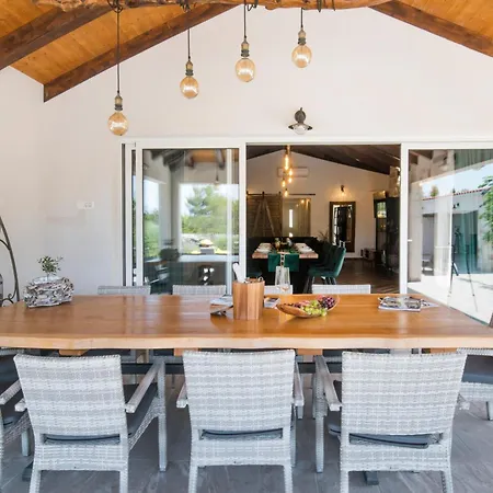 Luxury Nature With Heated Private Pool, Sauna & Fire Pit, A Short Walk To The Milna (Brac)