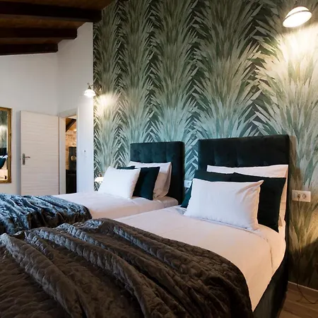 Luxury Nature With Heated Private Pool, Sauna & Fire Pit, A Short Walk To The Milna (Brac)