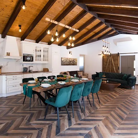 Luxury Nature With Heated Private Pool, Sauna & Fire Pit, A Short Walk To The * Milna (Brac)