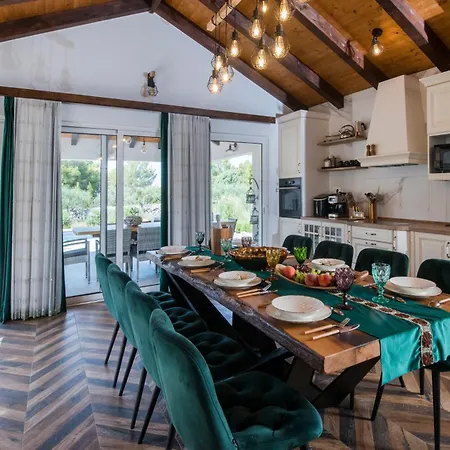 Luxury Nature With Heated Private Pool, Sauna & Fire Pit, A Short Walk To The Vila