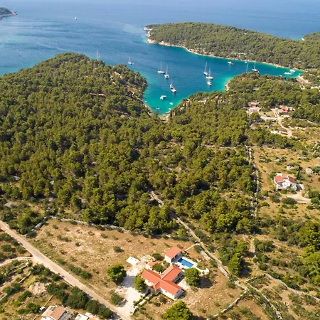 Vila Luxury Nature With Heated Private Pool, Sauna & Fire Pit, A Short Walk To The Milna (Brac)