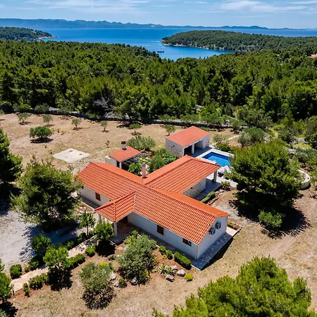 Vila Luxury Nature With Heated Private Pool, Sauna & Fire Pit, A Short Walk To The