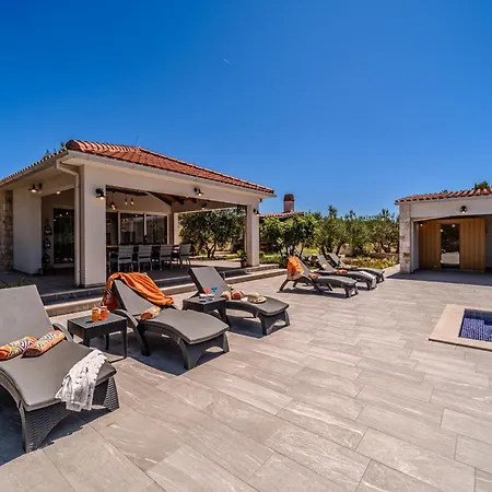 Luxury Nature With Heated Private Pool, Sauna & Fire Pit, A Short Walk To The
