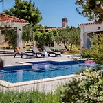 Luxury Nature With Heated Private Pool, Sauna & Fire Pit, A Short Walk To The Villa