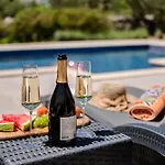 Luxury Nature With Heated Private Pool, Sauna & Fire Pit, A Short Walk To The * Milna