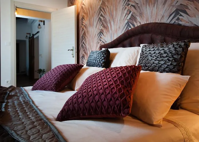 Luxury Nature With Heated Private Pool, Sauna & Fire Pit, A Short Walk To The * Milna (Brac)