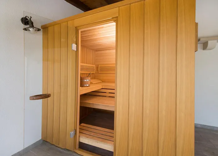 Luxury Nature With Heated Private Pool, Sauna & Fire Pit, A Short Walk To The Villa Milna (Brac)