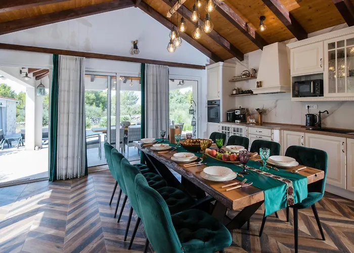Luxury Nature With Heated Private Pool, Sauna & Fire Pit, A Short Walk To The Villa
